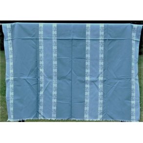 Lysebl� vintage dug med hvide frynser