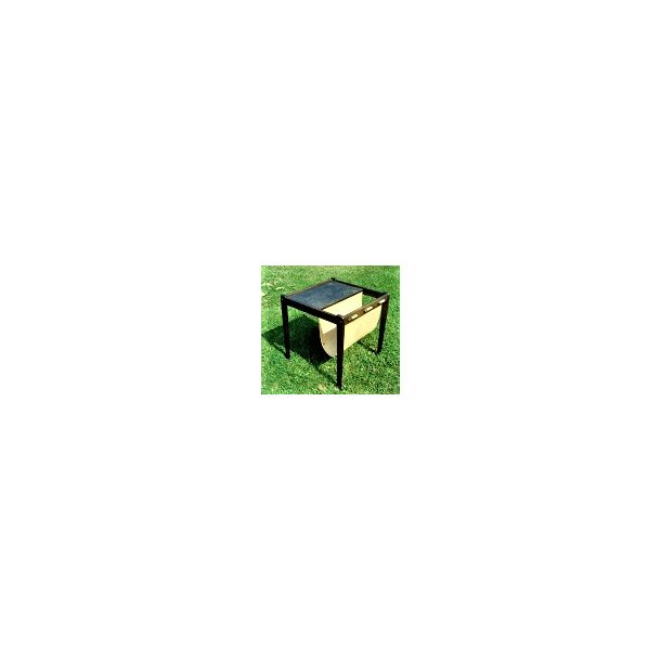 Designbord med avisholder
