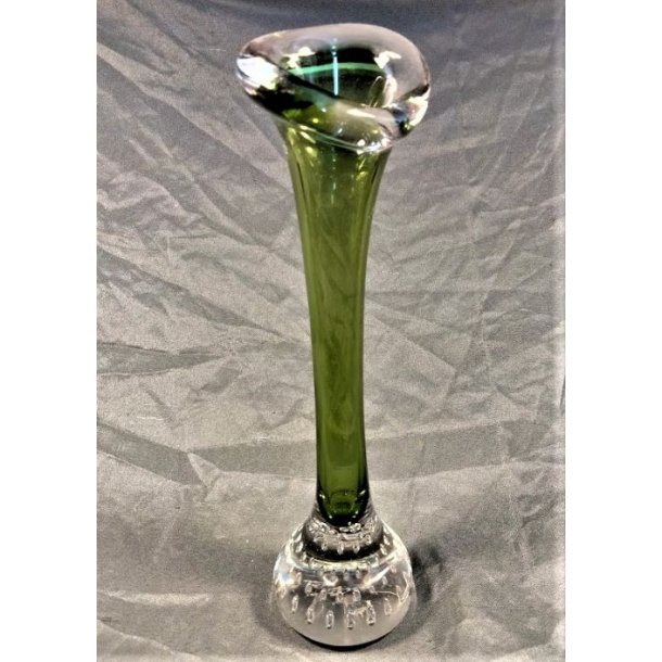 Gr�n vintage glasvase med bobler