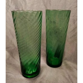 Gr�nne glasvaser med swirl