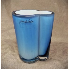 Bl� Pernille B�low glasvase
