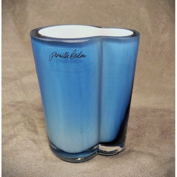 Bl� Pernille B�low glasvase