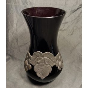 Rubinr�d Art Nouveau glasvase