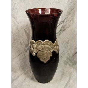 Stor rubinr�d Art Nouveau glasvase