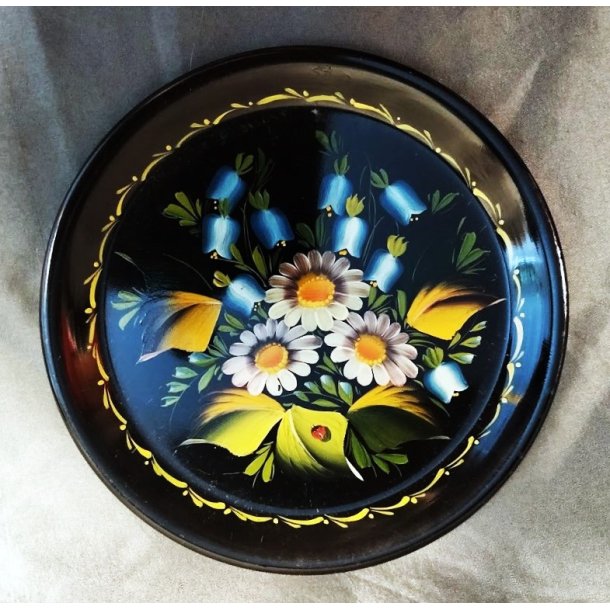 Sort russisk vintage bakke med bl� og gule h�ndmalede blomster
