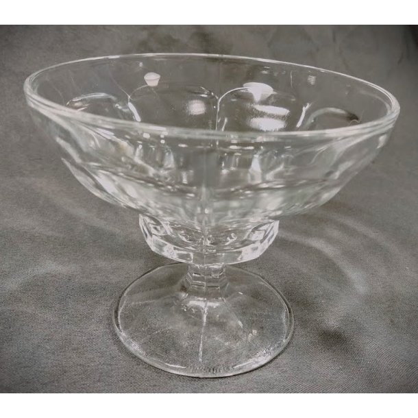 Vintage dessertglas p� fod