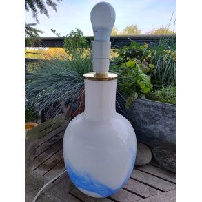 Hvid Holmegaard opalglas bordlampe