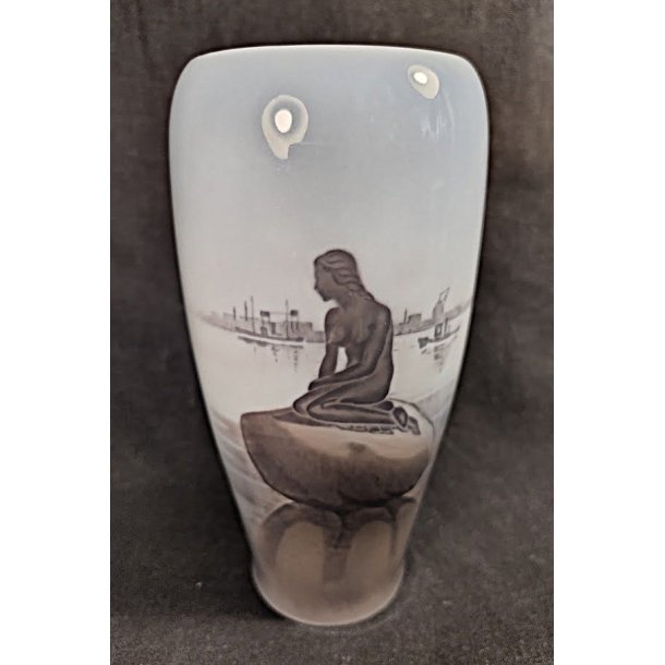 Royal Copenhagen vase med Den lille havfrue p� Langelinie