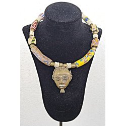 Afrikansk vintage perlek�de med antikke perler og maskevedh�ng