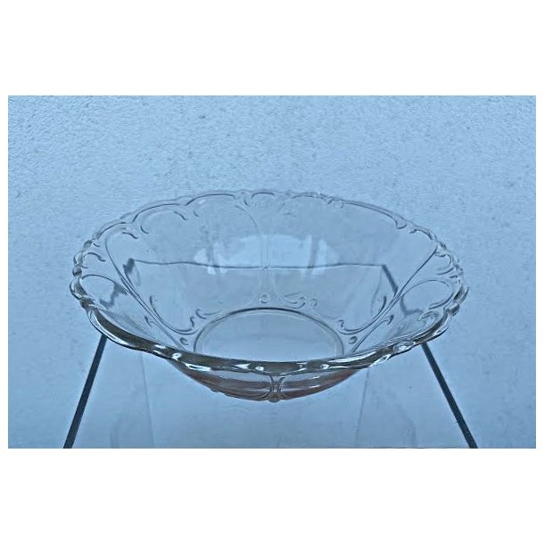 Vintage glassk�le med b�lget kant