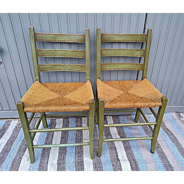 Gr�nne vintage  spisebordstole med flettede s�der