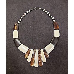 Afrikansk vintage halsk�de af b�ffelhorn