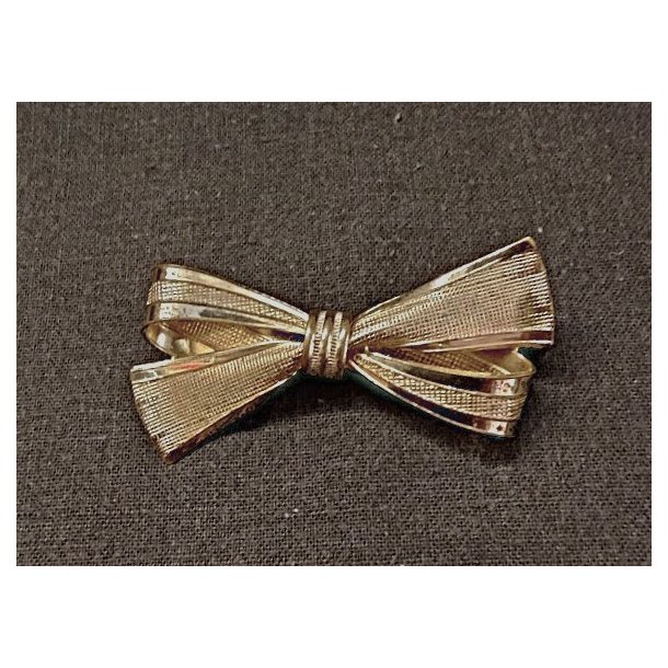 Vintage broche med sl�jfe