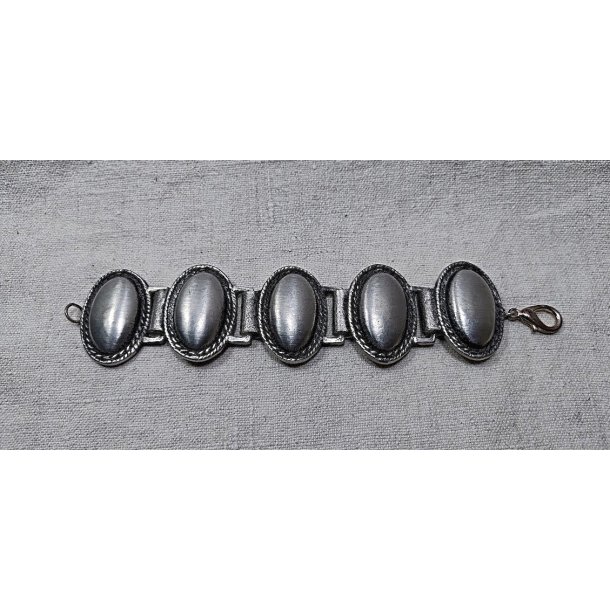 Tin vintage armb�nd