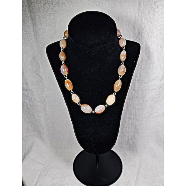 Vintage halsk�de med karneoler