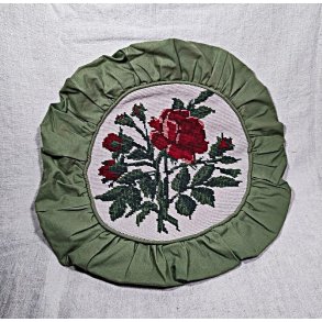 Vintage broderi pudebetr�k med r�de roser
