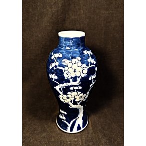 Bl� kinesisk vintage vase