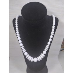 Art deco vintage halsk�de med hvide glasperler