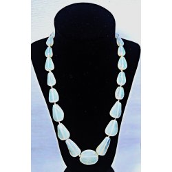 Lysegr�n vintage halsk�de