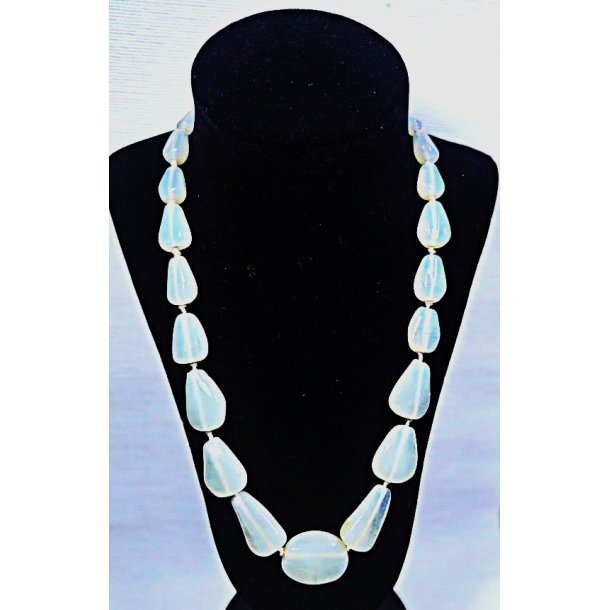 Lysegr�n vintage halsk�de