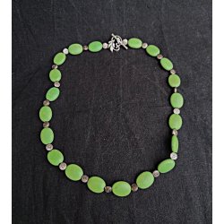 Limegr�n vintage halsk�de